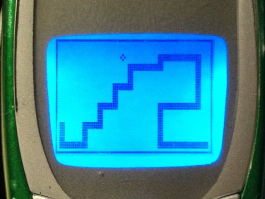 Nokia Snake on the 8250. Charged the old fella up just to check it out again.